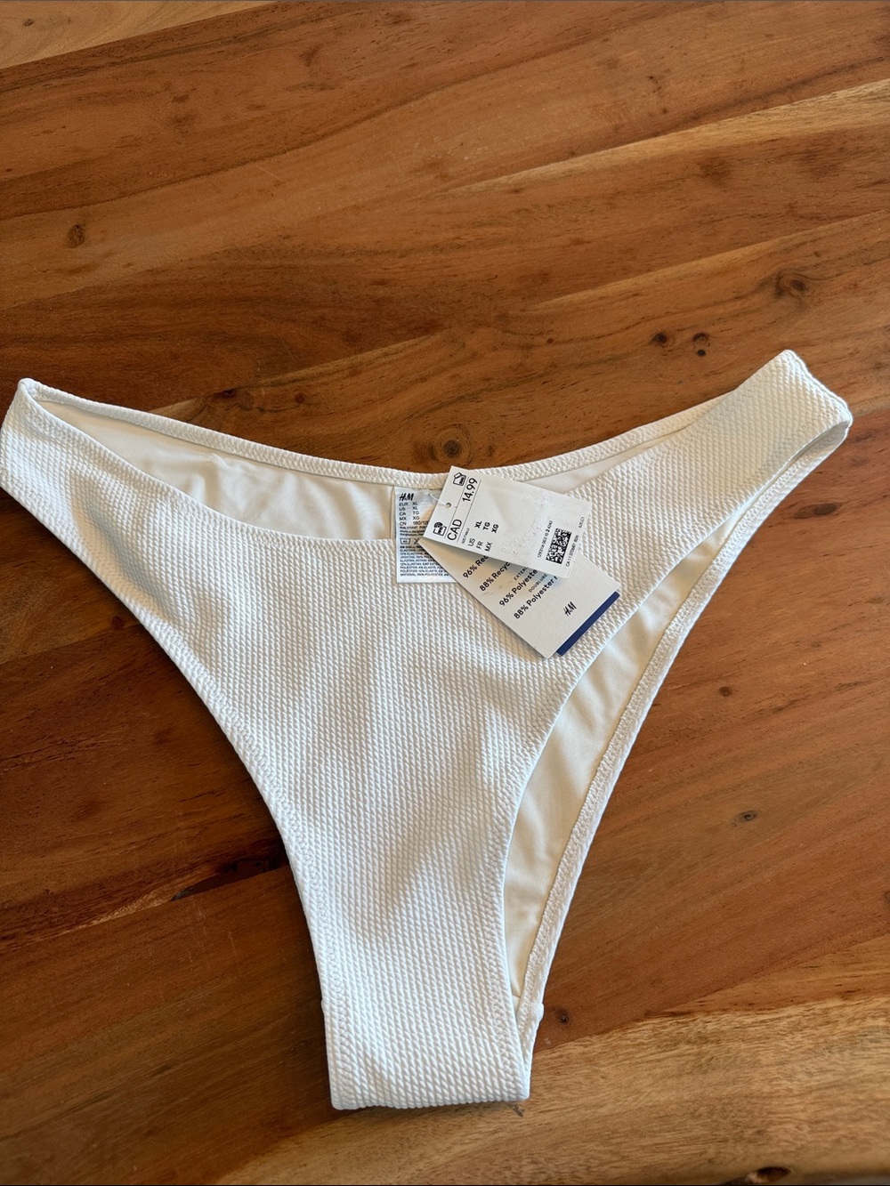 H&M White Textured swim bottoms NWT